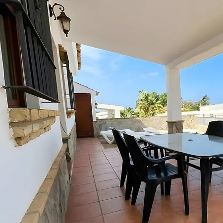 Con Piscina Privada No Permitimos Grupos De Jovenes * Conil De La Frontera